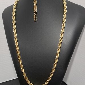 Elegant Gold Rope Chain Necklace